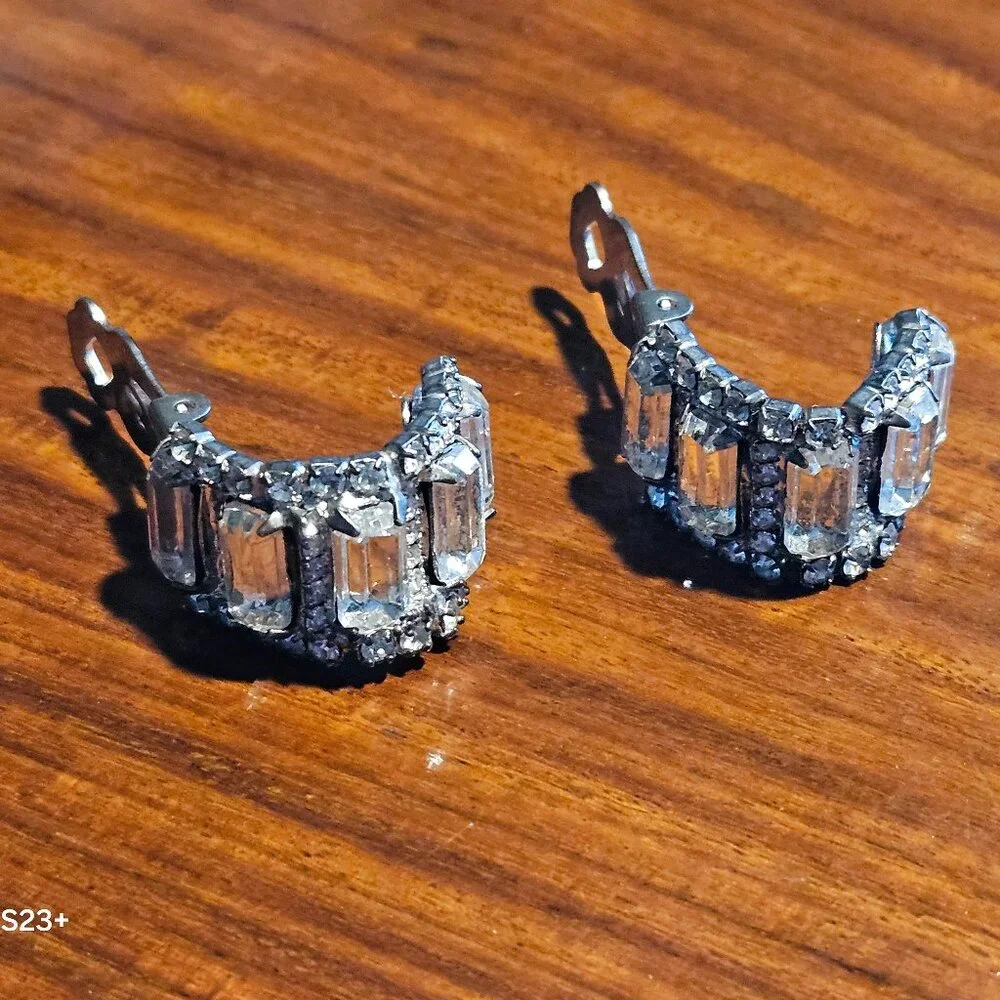 SUMMER JAY STRONGWATER SILVER SWAROVSKI RHINESTONE CRYSTAL HOOP CLIP ON EARRING